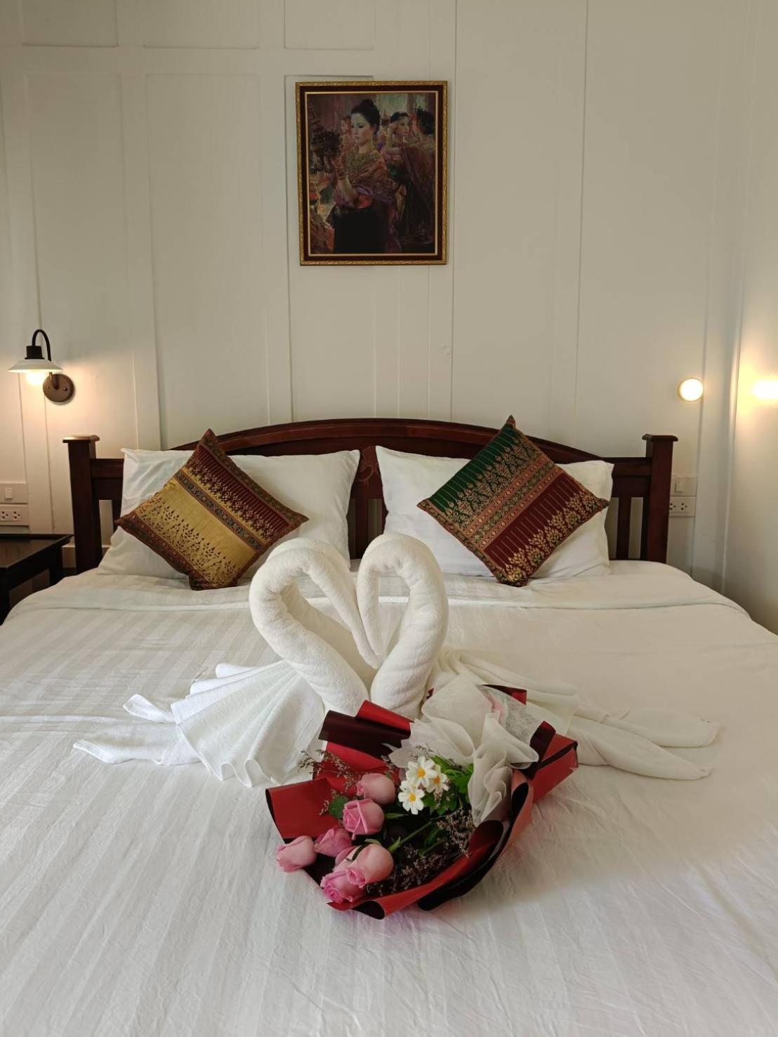 Hotel Baan Debtida Bangkok Exterior foto